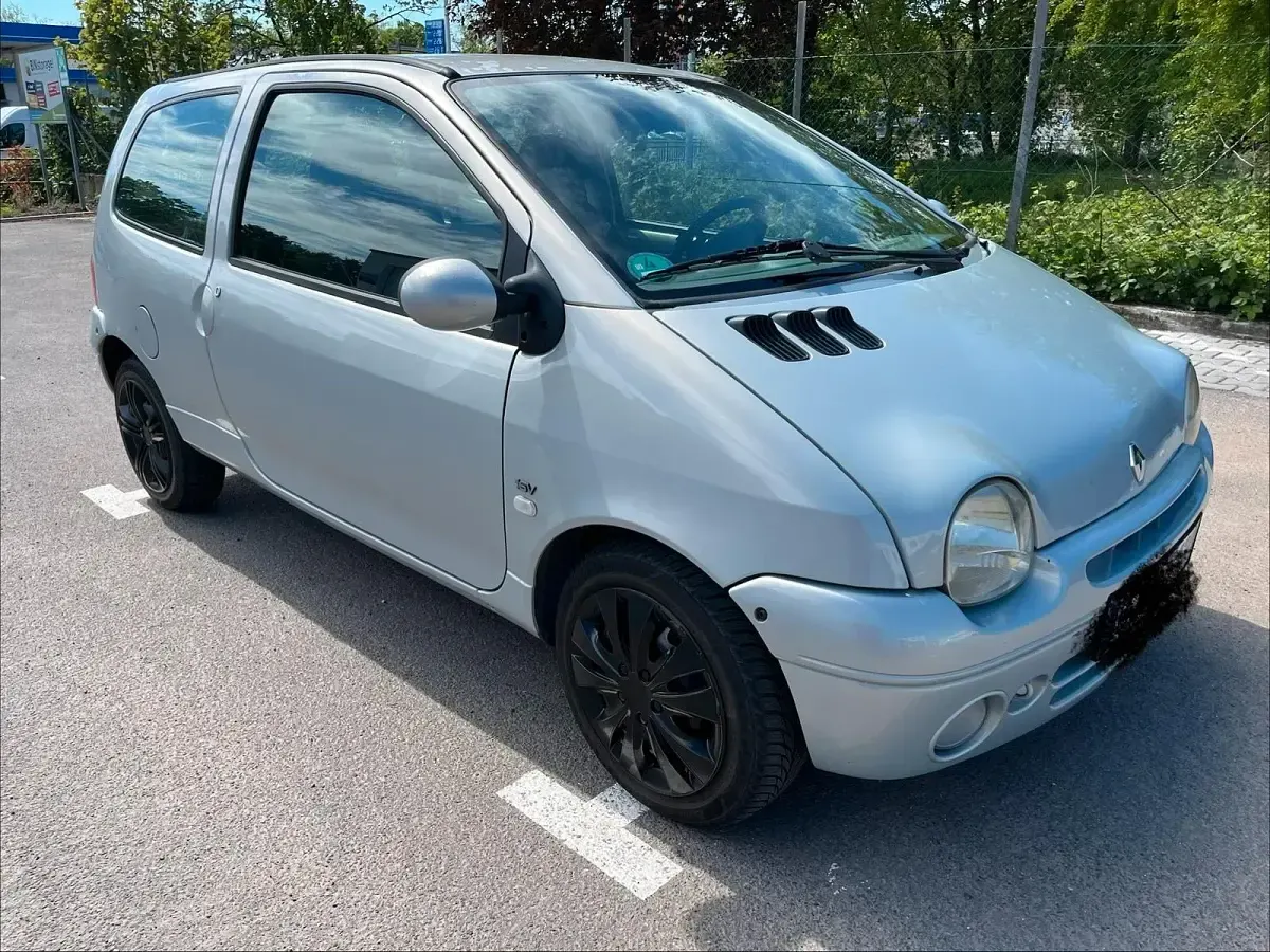 Używany Renault Twingo 75 KM (55 kW) 2003 Srebrny Hatchback