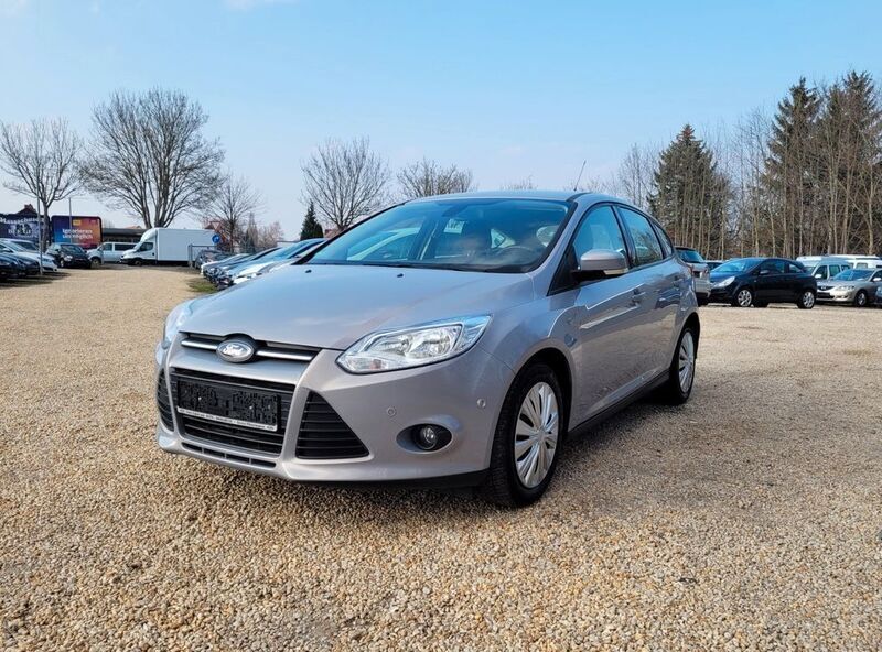 Silber Gebraucht 2013 Ford Focus Champions Edition Limousine | 4.680 € (Superpreis) - Bild 1/4
