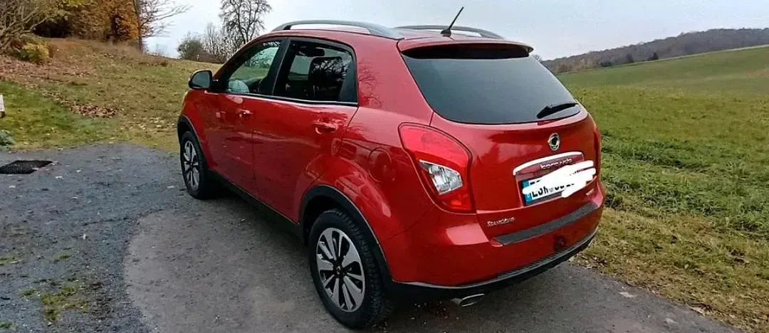 Gebraucht SsangYong Korando 150 PS (110 kW) 2014 Rot SUV