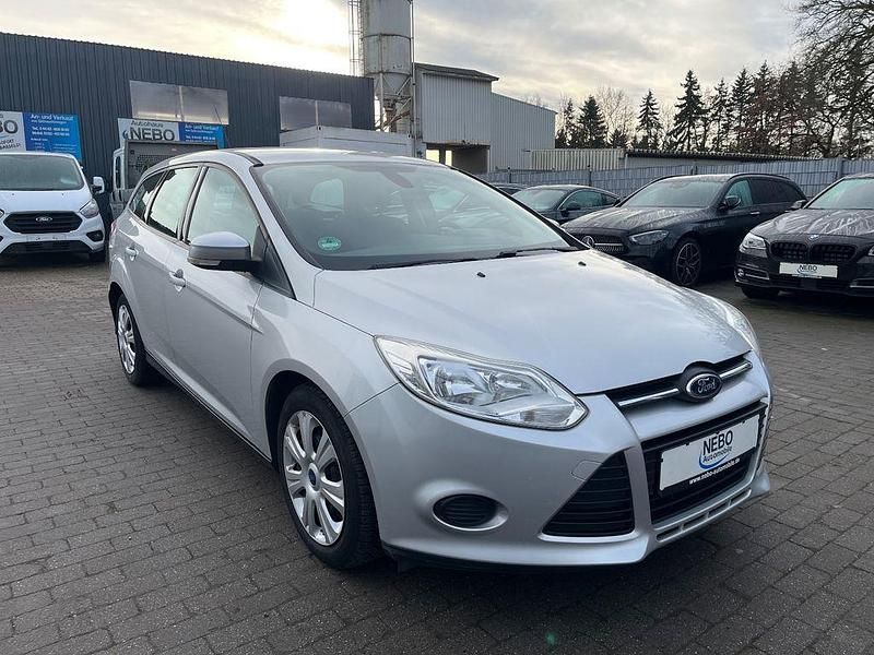 Gebraucht Ford Focus Trend 105 PS (77 kW) 2013 Silber Limousine