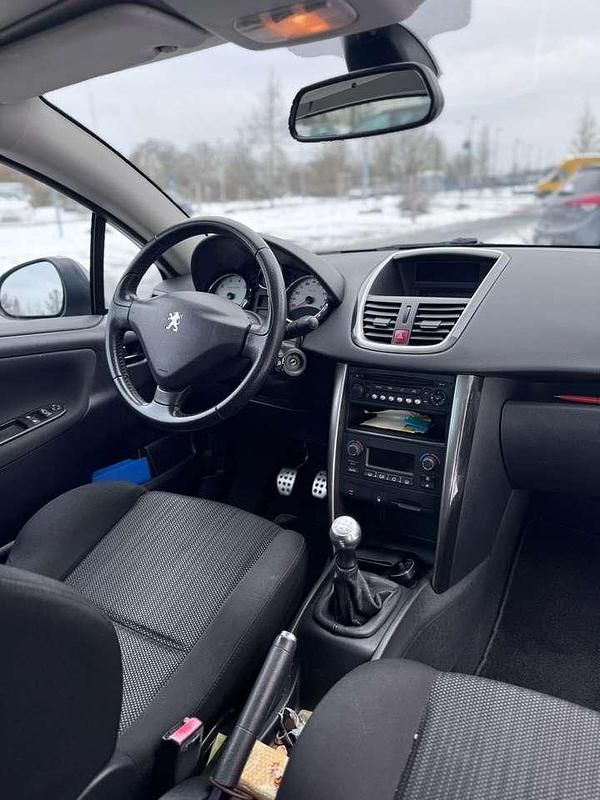 Gebraucht Peugeot 207 Platinum 120 PS (88 kW) 2011 Grau Cabrio