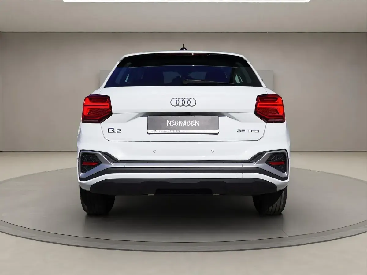 Neu Audi Q2 S-Line 150 PS (110 kW) 2026 Gletscher weiß metallic SUV