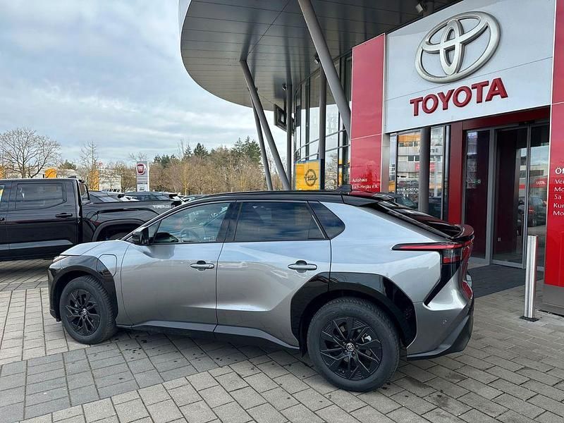 Gebraucht Toyota bZ4X Lounge+ 252 kW (343 PS) 2026 Precious metal grey / black SUV