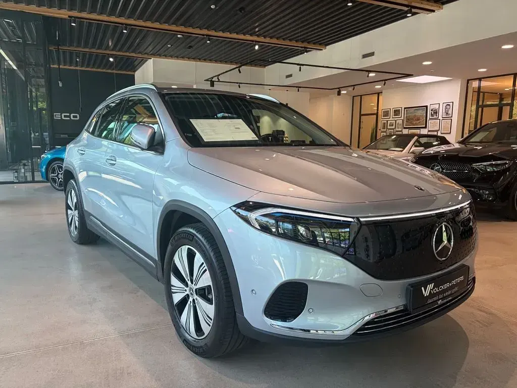 Gebraucht Mercedes EQA250+ Advanced 139 kW (190 PS) 2025 Silber SUV