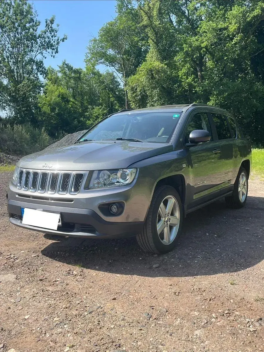Gebraucht Jeep Compass Limited 170 PS (125 kW) 2011 Grau SUV