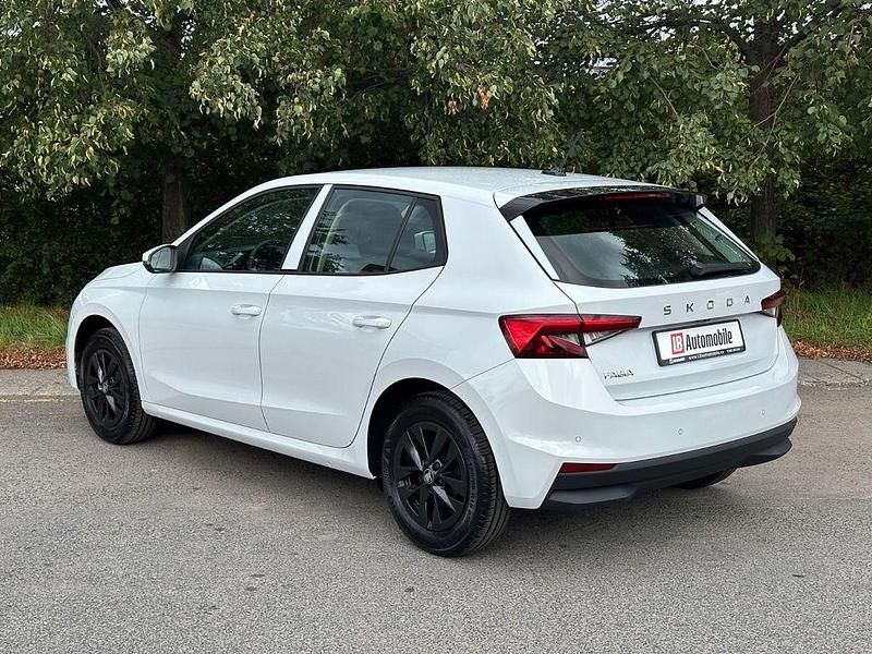 Neu Skoda 105 95 PS (69 kW) 2026 Weiß Limousine