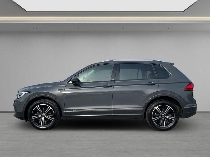 Gebraucht VW Tiguan Active 150 PS (110 kW) 2022 Schwarz SUV