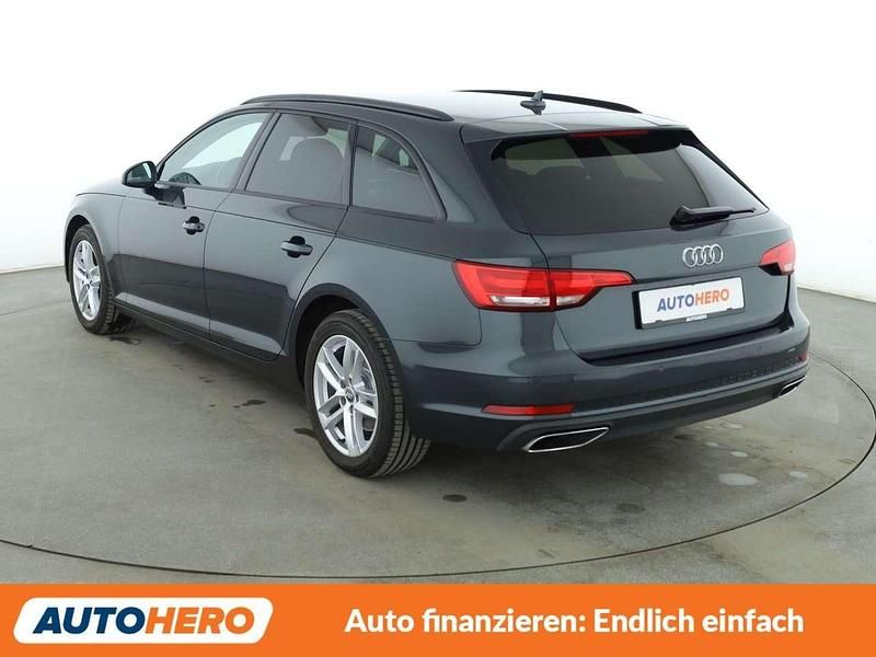 Gebraucht Audi A4 Comfort 150 PS (110 kW) 2019 Grau Kombi
