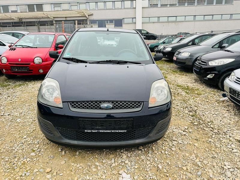 Gebraucht Ford Fiesta Ambiente 60 PS (44 kW) 2006 Blau Kleinwagen