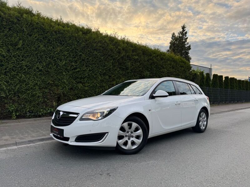 Weiß Gebraucht 2017 Opel Insignia Edition Kombi | 4.950 € (Guter Preis) - Bild 1/4