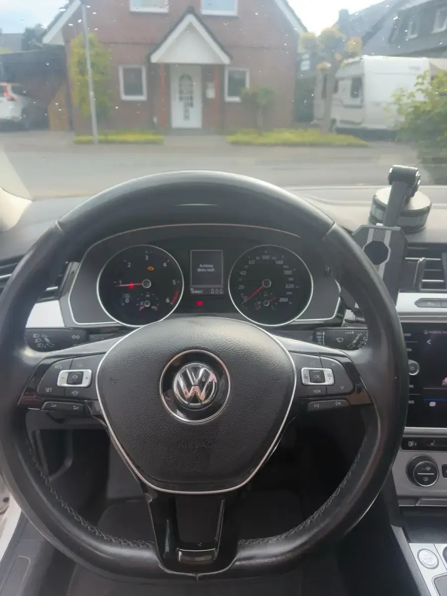 Gebraucht VW Passat Comfortline 150 PS (110 kW) 2018 Weiß Kombi