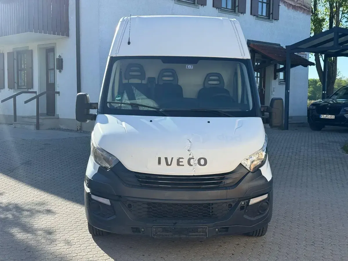 Occasion Iveco Daily 116 ch (85 kW) 2019 Blanc Monospace