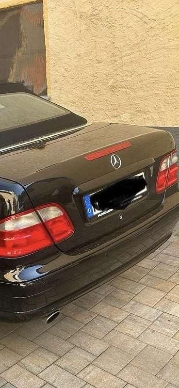 Schwarz Gebraucht 2003 Mercedes CLK230 Avantgarde Cabrio | 11.500 € - Bild 1/4