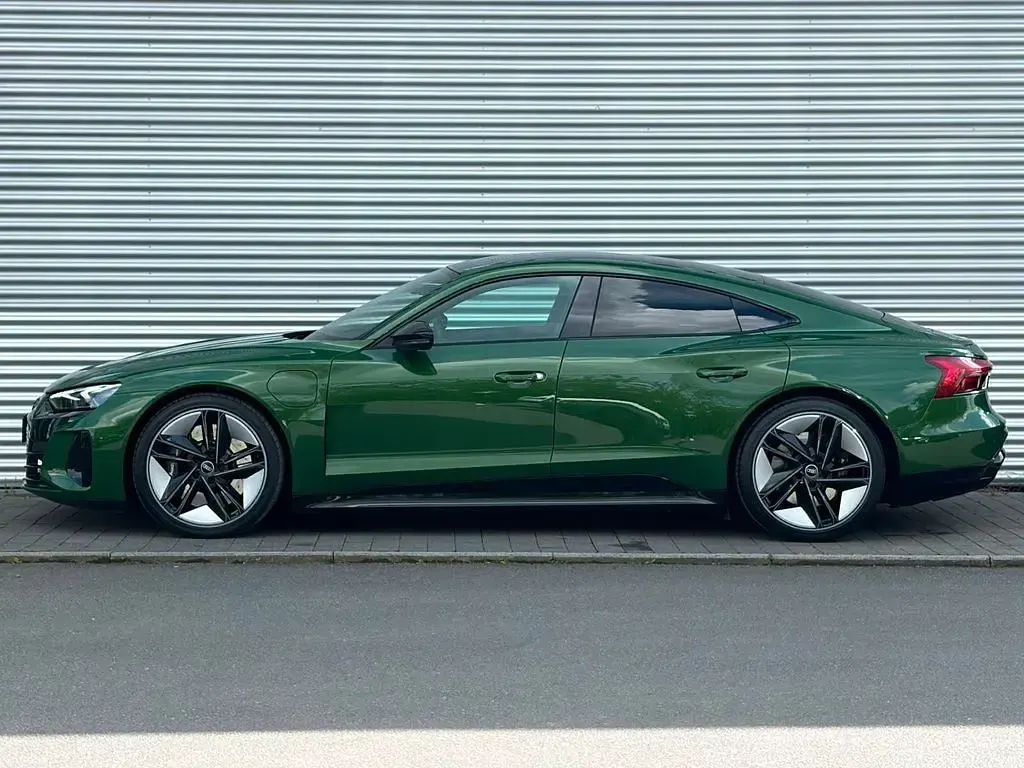 Gebraucht Audi RS e-tron GT Ambiente 439 kW (598 PS) 2023 Sonomagrün metallic Limousine