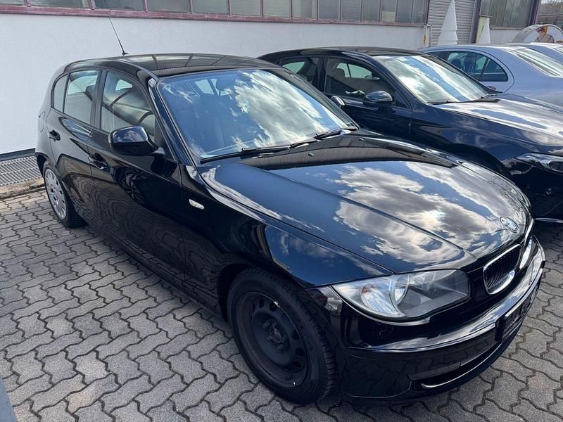 Gebraucht BMW 116 122 PS (89 kW) 2009 Schwarz Kleinwagen