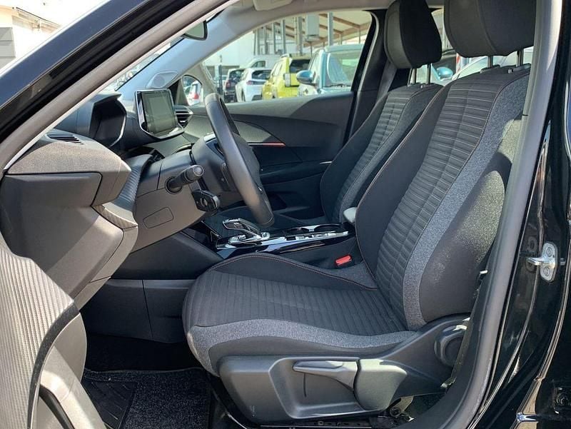 Gebraucht Peugeot e-2008 Active 100 kW (136 PS) 2021 Schwarz SUV