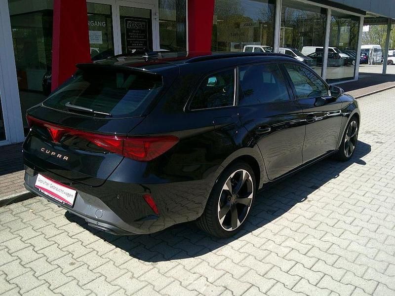 Second-hand Cupra Leon 150 CP (110 kW) 2025 Negru Break