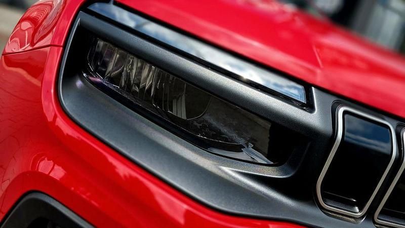 Gebraucht Jeep Avenger Altitude 101 PS (74 kW) 2024 Rot SUV