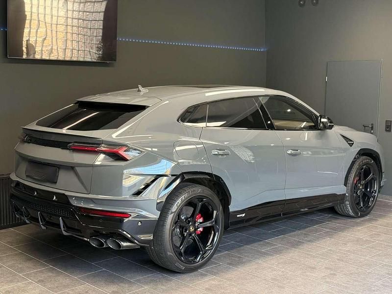 Grau Gebraucht 2022 Lamborghini Urus SUV | 275.800 € - Bild 1/4