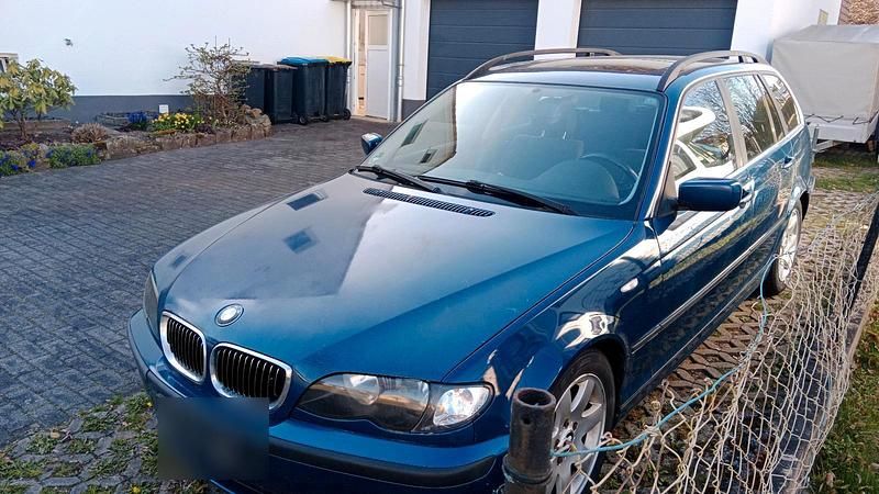 Second-hand BMW 320 170 CP (125 kW) 2002 Albastru Break