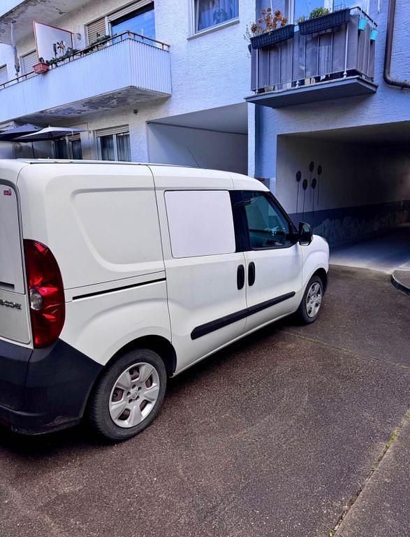Second-hand Opel Combo Selection 90 CP (66 kW) 2015 Alb Monovolum