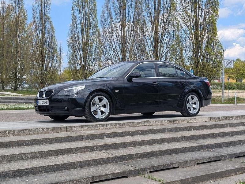 Second-hand BMW 520 Performance 170 CP (125 kW) 2003 Negru Berlinǎ