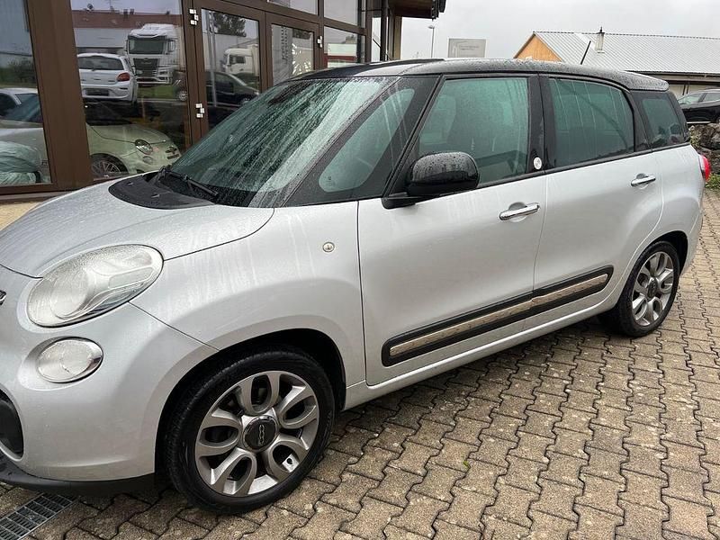 Gebraucht Fiat 500L Lounge 105 PS (77 kW) 2015 Silber Van / Kleinbus