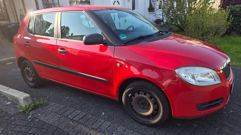 Gebraucht Skoda Fabia Classic 60 PS (44 kW) 2010 Rot Limousine