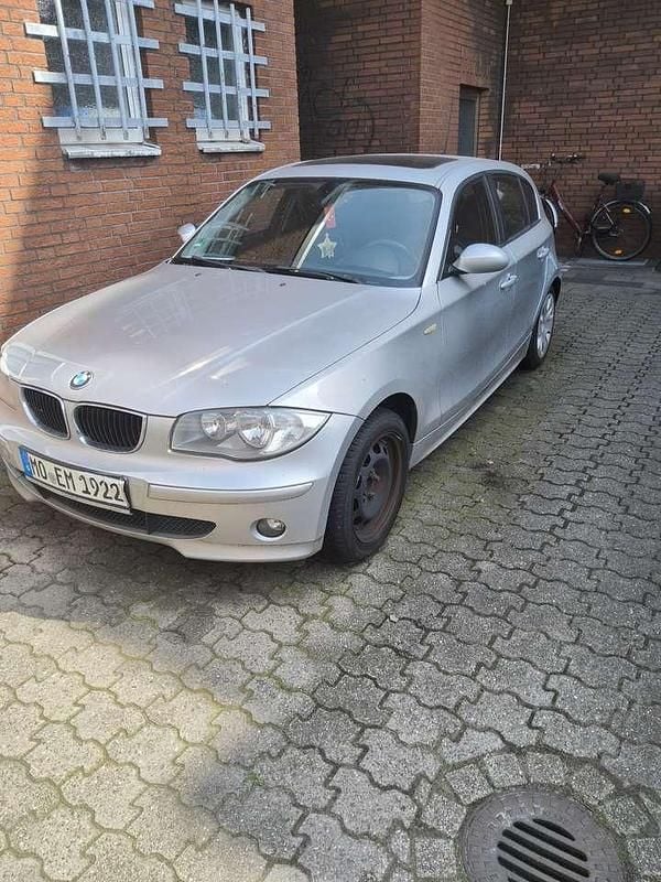 Silber Gebraucht 2005 BMW 116 Kleinwagen | 2.990 € (Fairer Preis) - Bild 1/4