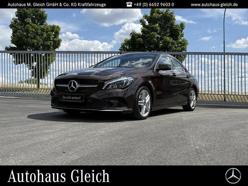 Orientbraun lack Gebraucht 2017 Mercedes CLA200 Urban Limousine | 22.500 € (Fairer Preis) - Bild 1/4