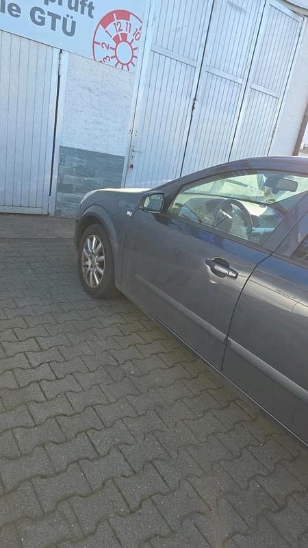 Second-hand Opel Astra 90 CP (66 kW) 2008 Gri Hatchback