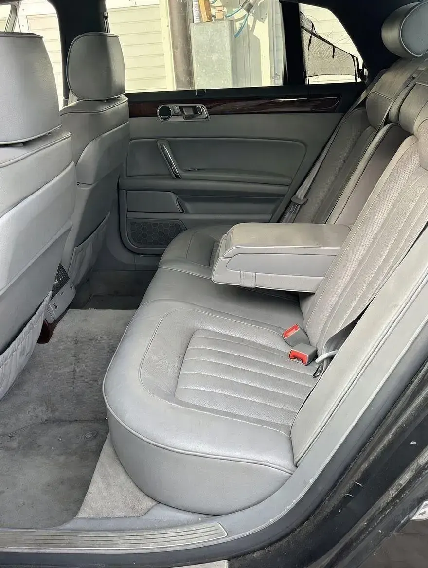 Gebraucht VW Phaeton 239 PS (175 kW) 2011 Grau Limousine