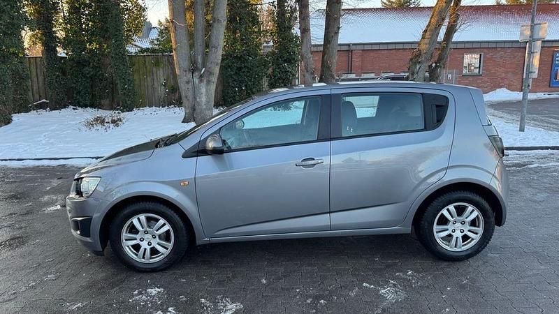 Gebraucht Chevrolet Aveo LT 101 PS (74 kW) 2011 Grau Kleinwagen
