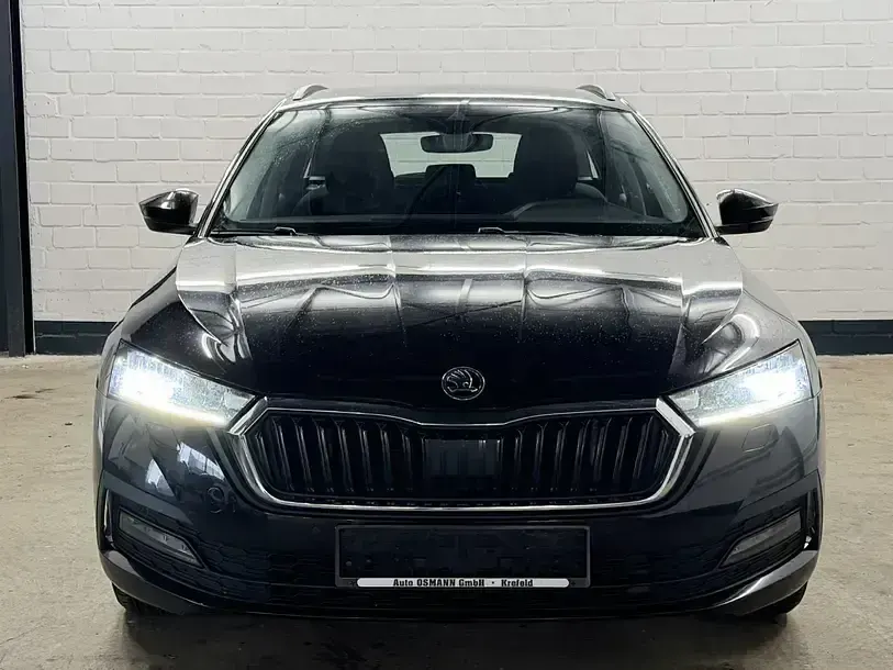 Gebraucht Skoda Octavia Ambition 150 PS (110 kW) 2022 Schwarzmagic perleffekt Kombi