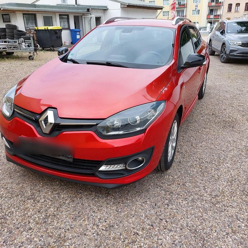 Rot Gebraucht 2015 Renault Mégane GrandTour Kombi | 5.300 € (Guter Preis) - Bild 1/4