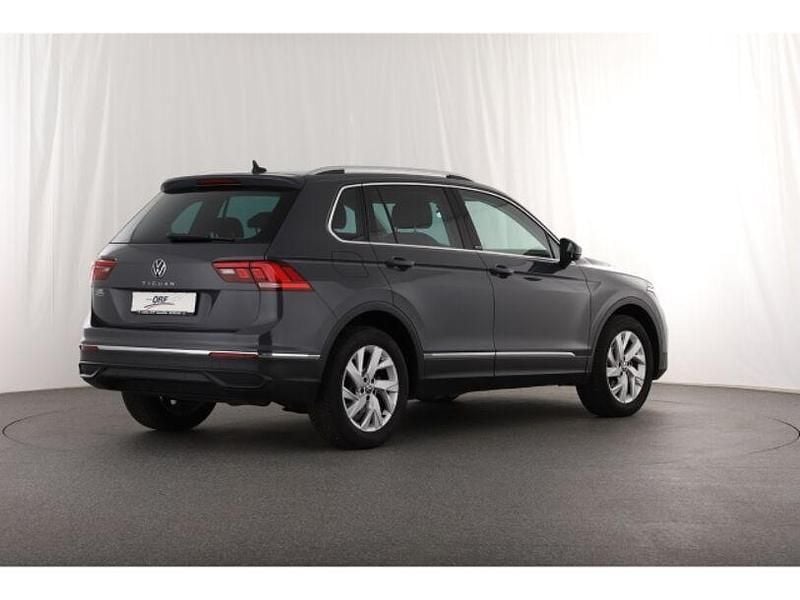 Gebraucht VW Tiguan Move 150 PS (110 kW) 2024 Grau SUV