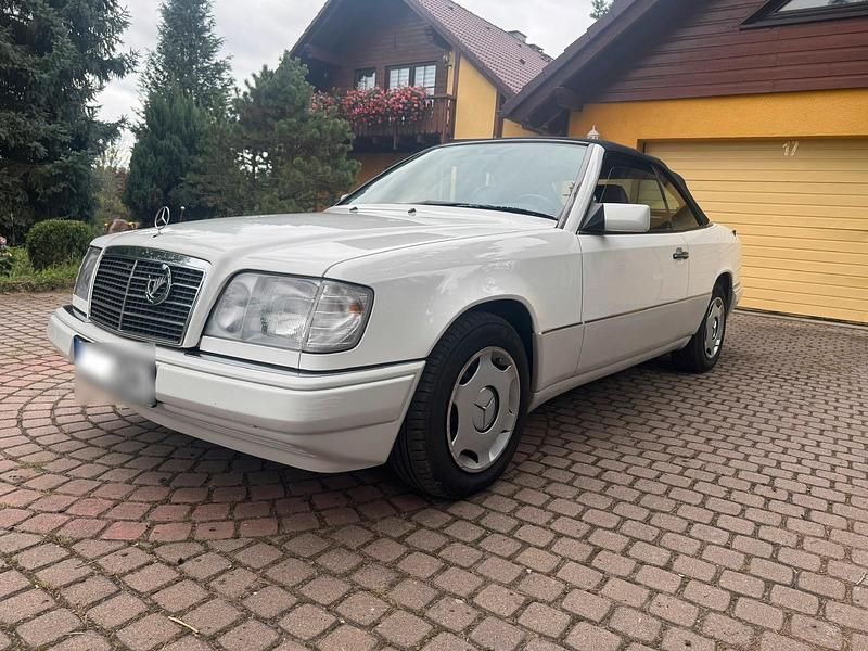 Gebraucht Mercedes E200 134 PS (98 kW) 1995 Weiß Cabrio