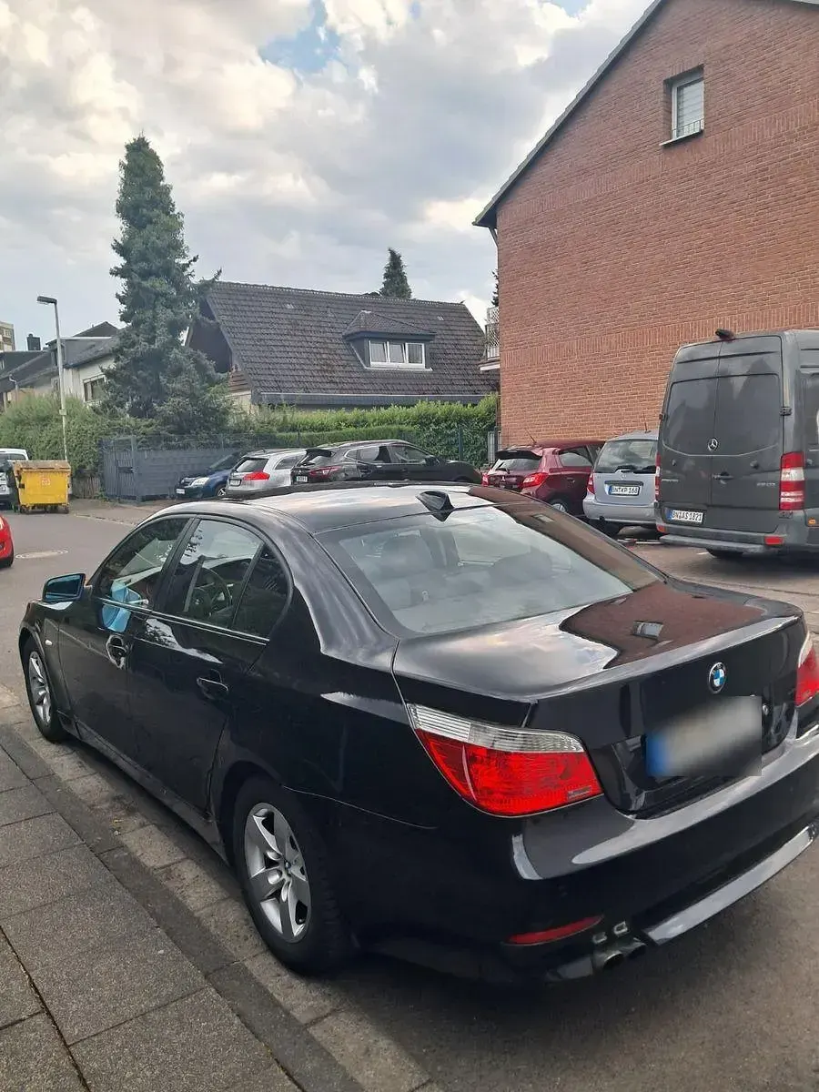 Gebraucht BMW 523 177 PS (130 kW) 2005 Schwarz Kombi