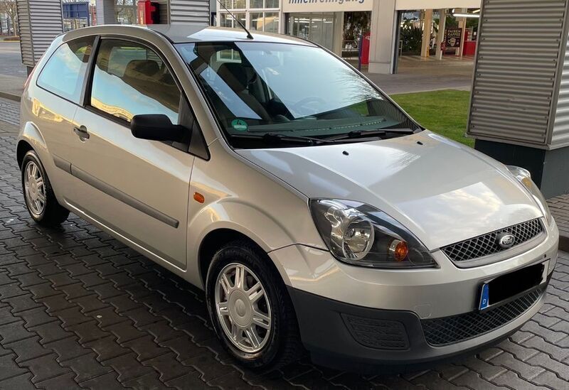 Silber Gebraucht 2006 Ford Fiesta Ambiente Kleinwagen | 2.000 € (Fairer Preis) - Bild 1/4