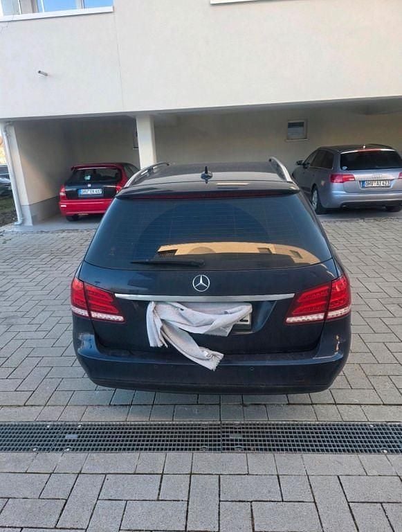 Gebraucht Mercedes E300 231 PS (169 kW) 2015 Blau Kombi