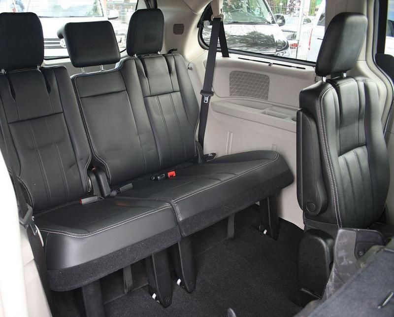 Gebraucht Lancia Voyager Platinum 178 PS (130 kW) 2015 Schwarz Van / Kleinbus