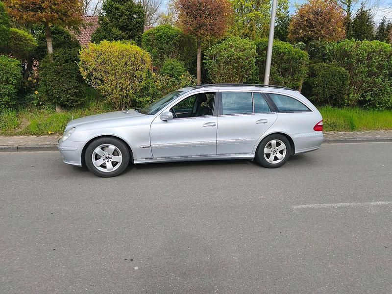 Second-hand Mercedes E280 231 CP (169 kW) 2006 Argintiu Break