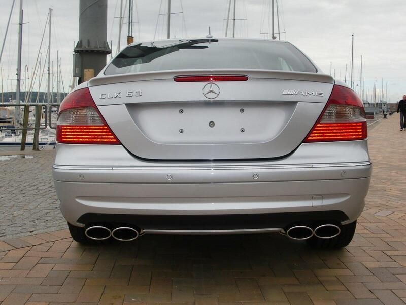 Silber Gebraucht 2007 Mercedes CLK63 AMG AMG Coupé | 35.000 € - Bild 1/4