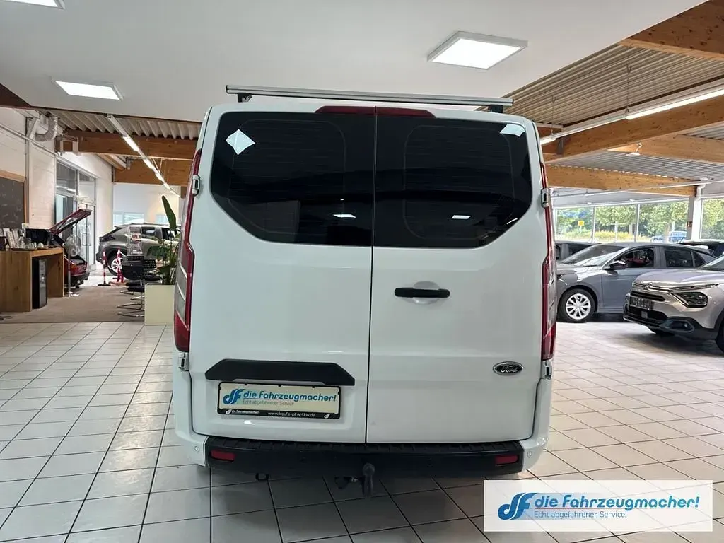 Gebraucht Ford 300 Trend 131 PS (96 kW) 2018 Weiß Van / Kleinbus