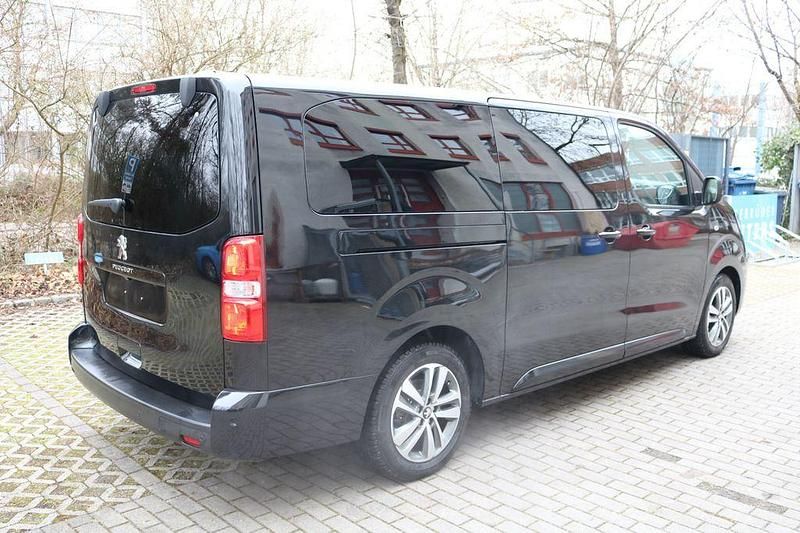 Gebraucht Peugeot Traveller Allure 177 PS (130 kW) 2017 Schwarz Van / Kleinbus