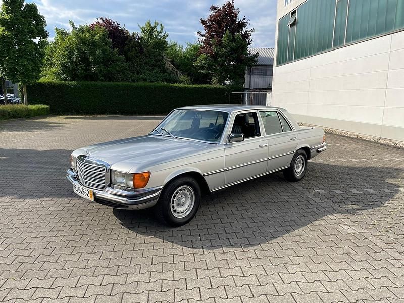Silber Gebraucht 1977 Mercedes S280 Limousine | 6.900 € - Bild 1/4