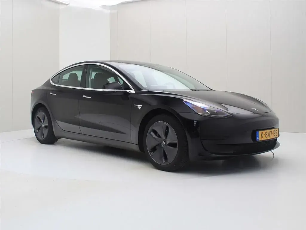 Usado Tesla Model 3 Standard Range 225 kW (306 CV) 2020 Negro Berlina