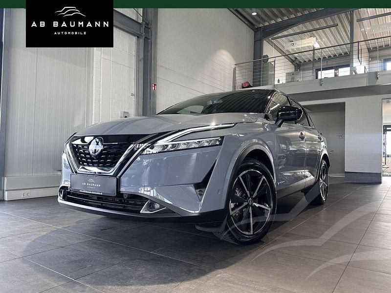 Grau ceramic grey p/black m (metallic) Gebraucht 2022 Nissan Qashqai Tekna SUV | 27.790 € (Guter Preis) - Bild 1/3
