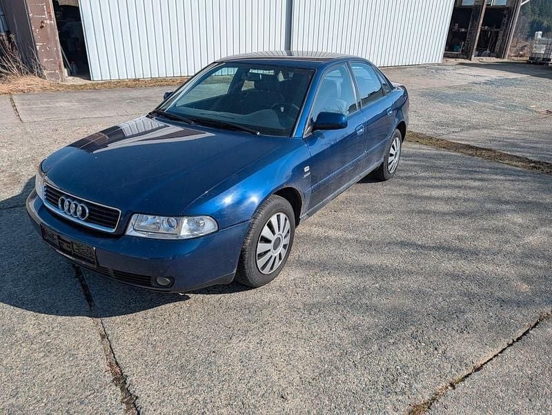 Gebraucht Audi A4 116 PS (85 kW) 2000 Blau Limousine