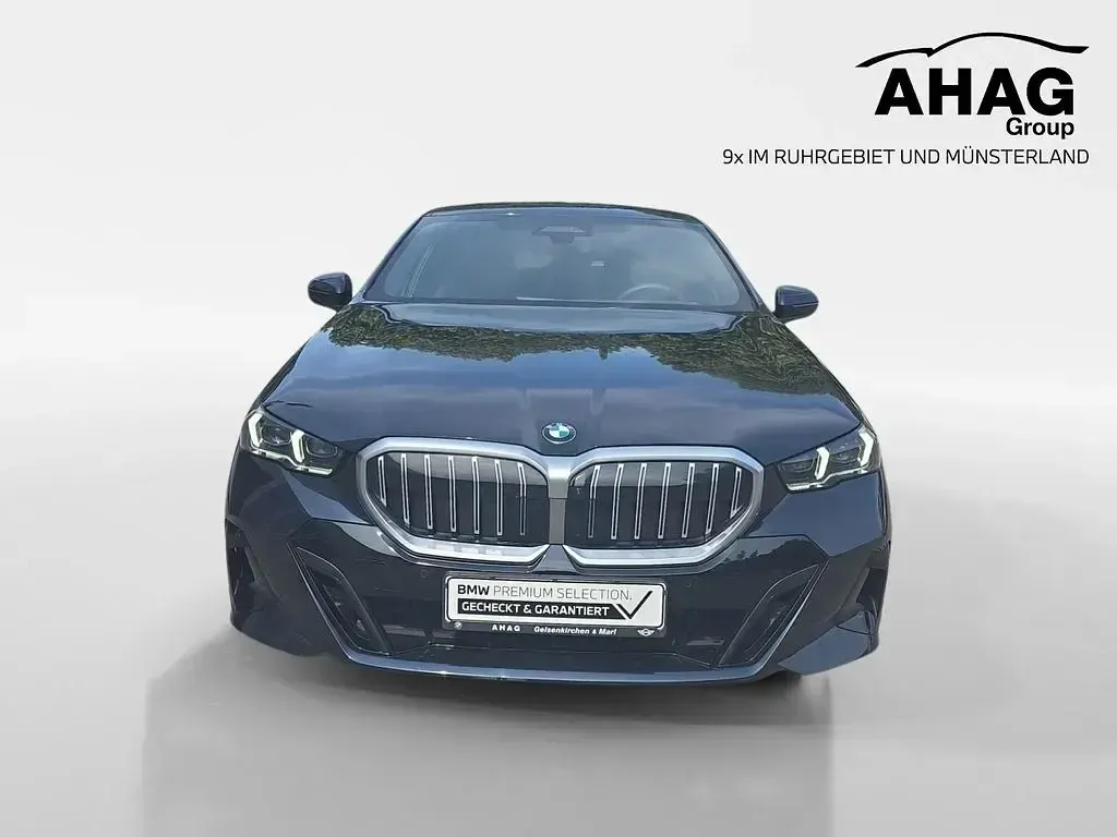Gebraucht BMW 520 Comfort Edition 208 PS (152 kW) 2025 M carbonschwarz Limousine